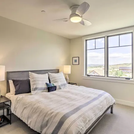 Winter Park Condo w/ Fireplace - 4 Mi to Slopes!