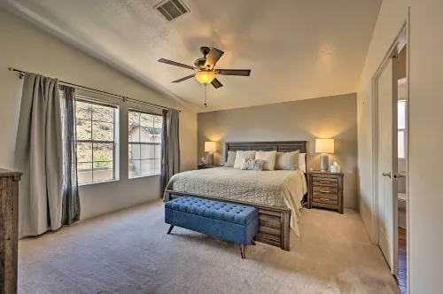 Arizona Room, Gas Grill: Charming Payson Home! - parking