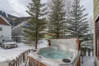 Box Canyon Basecamp 4 Bedroom Home - balcony