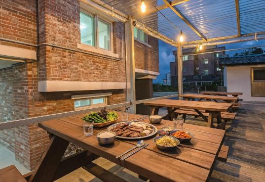 크비치 펜션 전경