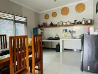 Omah Eitan Guesthouse