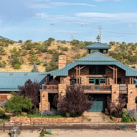 Cougar Ridge Resort