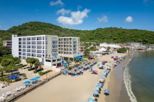 Decameron La Marina Guayabitos, Ramada All Inclusive Resort فنادق في 
