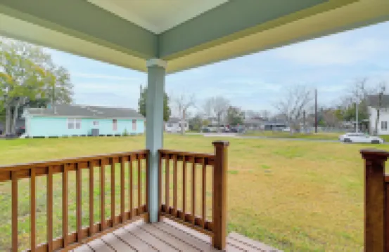 Fully Updated & Convenient! Baytown Home Near Dtwn