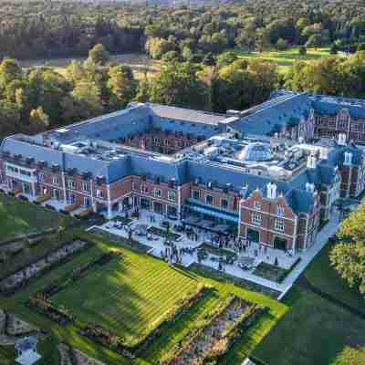 Fairmont Windsor Park Hotel Exterior