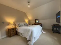 Charming Detached Cottage Guest Room in Silsoe Village