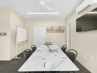 Avenue WEST Studio Units Hotels in Wilsonton