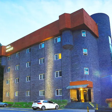 HillHouse Hotel