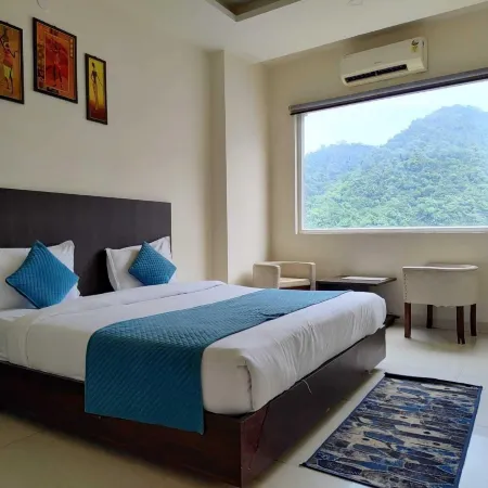 Foxoso Heights, Tapovan
