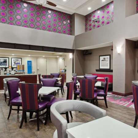 Hampton Inn & Suites Oakland Airport-Alameda