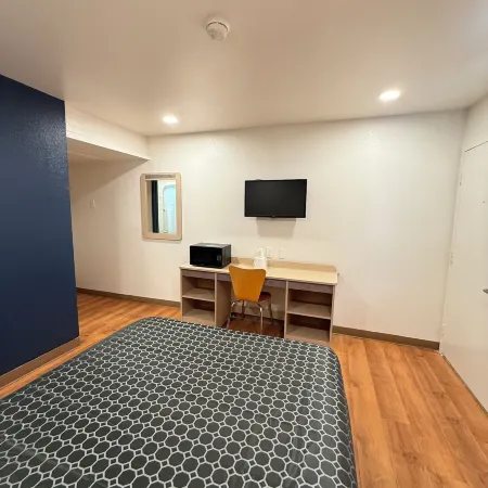 Shasta Vista Inn & Suites