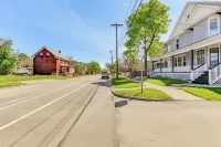 Walk to Niagara Falls! Family Home with Yard