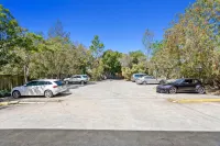 Econo Lodge Waterford - Parking