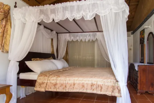 Chateau Margarite Hotel Отели в г. 