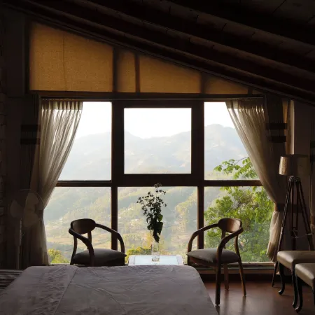 Samar Villa by Trayati Stays, Kasar Devi, Binsar Wildlife Sanctuary