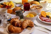 Hotel Dakota - breakfast