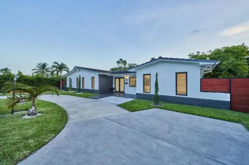 Casa Tua by Glam Homes = 卡薩圖阿，由Glam Homes提供 - 別墅