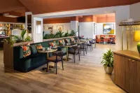Voco Corby Kettering by IHG - bar