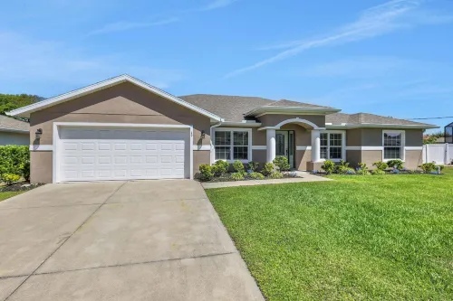 Dog-friendly Home With an 8 Minute Walk to Beach Access