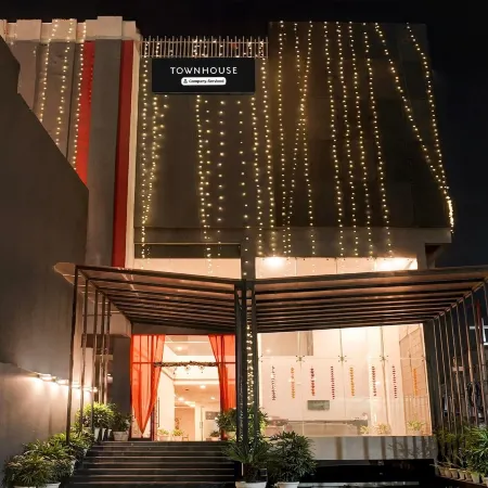 Super Deluxe Room Landmark Hotel