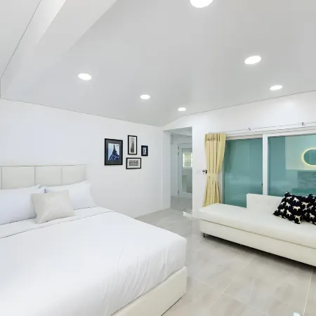 Sellin Onsu Swimming Pool Pension Отели рядом с достопримечательностью «Храм Тэвонса»