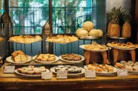Acron Candolim Regina - breakfast
