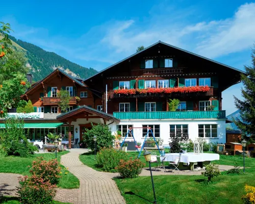 Hotel Waldrand Hotels in Lenk