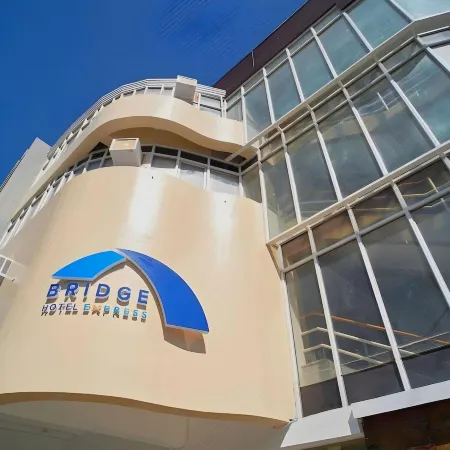 Bridge Hotel