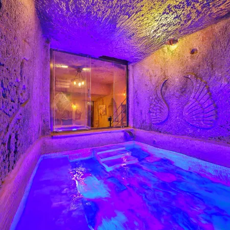 Bayar Cave Suites Special Class