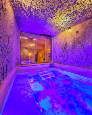 Bayar Cave Suites Special Class - Bed and Breakfasts