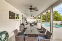 Calabasas Getaway Near Trails, Parks & the 101! - Wifi