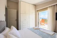 GrandVillle Cottage Escape, w/ Breathtaking Views - 2-Star