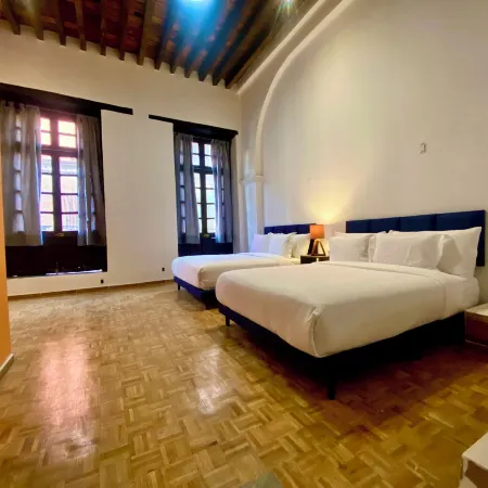 Casa Regina CDMX Отели рядом с достопримечательностью «Парк Аламеда-Сентраль»