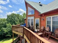 Lakeside Luxury, Gated, Firepit, Dock, Kayaks & Paddleboards - 4-Star