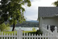 The Point on Wood Lake - Kitchen