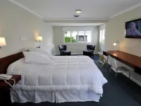 Casa Fusion Hotel Boutique Hotels near Triplets Bridge