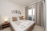 Apartments & Rooms Pool Villas Maris - 4-Star