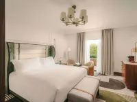 Fairmont Cheshire The Mere - parking