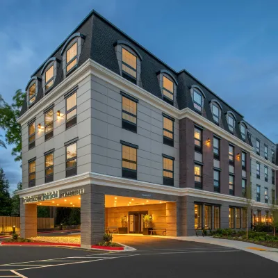 Fairfield Inn & Suites Annapolis Hotels near Naval Academy Museum