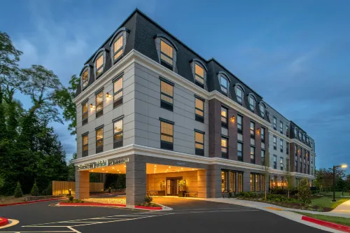Fairfield Inn & Suites Annapolis - parking
