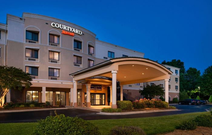 Courtyard High Point