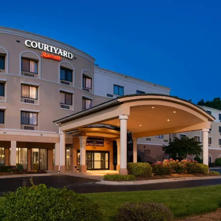Courtyard High Point