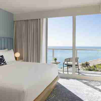 The Sunny Miami Sunny Isles Beach, Curio Collection by Hilton Rooms