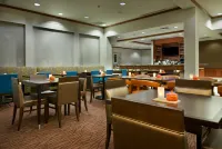 Hilton Garden Inn Schaumburg - breakfast