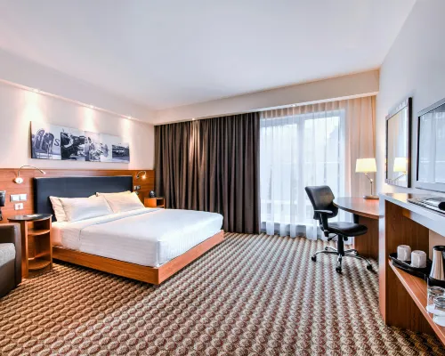 هامتون باي هيلتون وارسو إيربورت Hotels near أوكيشي