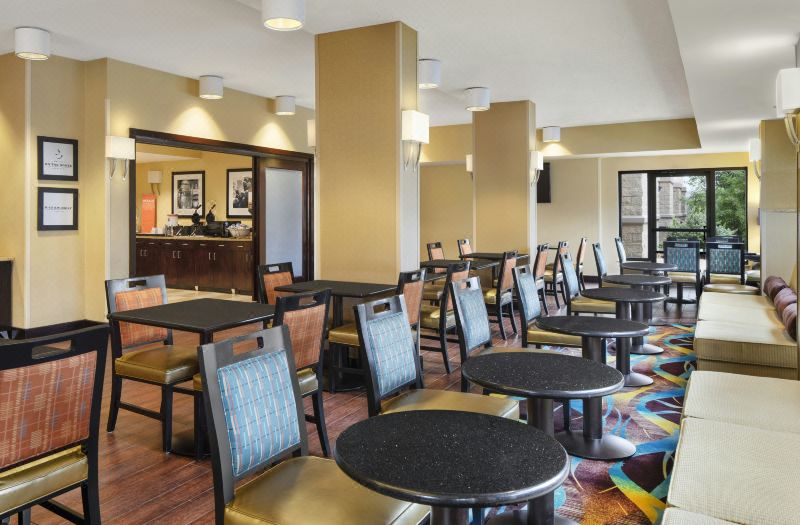 Hampton Inn Dallas/Irving-Las Colinas photo 5