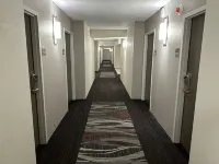 Red Roof Inn Charleston - Dunbar - parcheggio