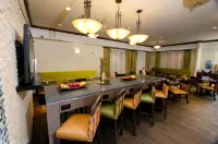 Hampton Inn & Suites Gallup - Breakfast