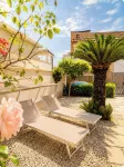 2 minutes from the sea and all services. 9 minutes by car from the airport - 2-Star