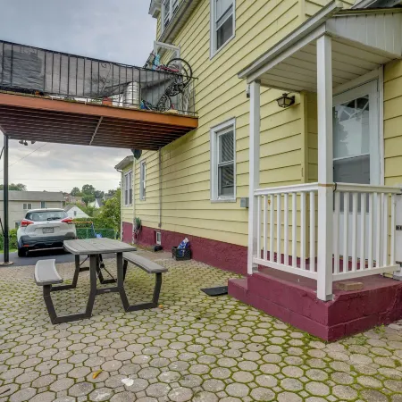 Near Shops & Transit to Nyc! Yonkers Apt